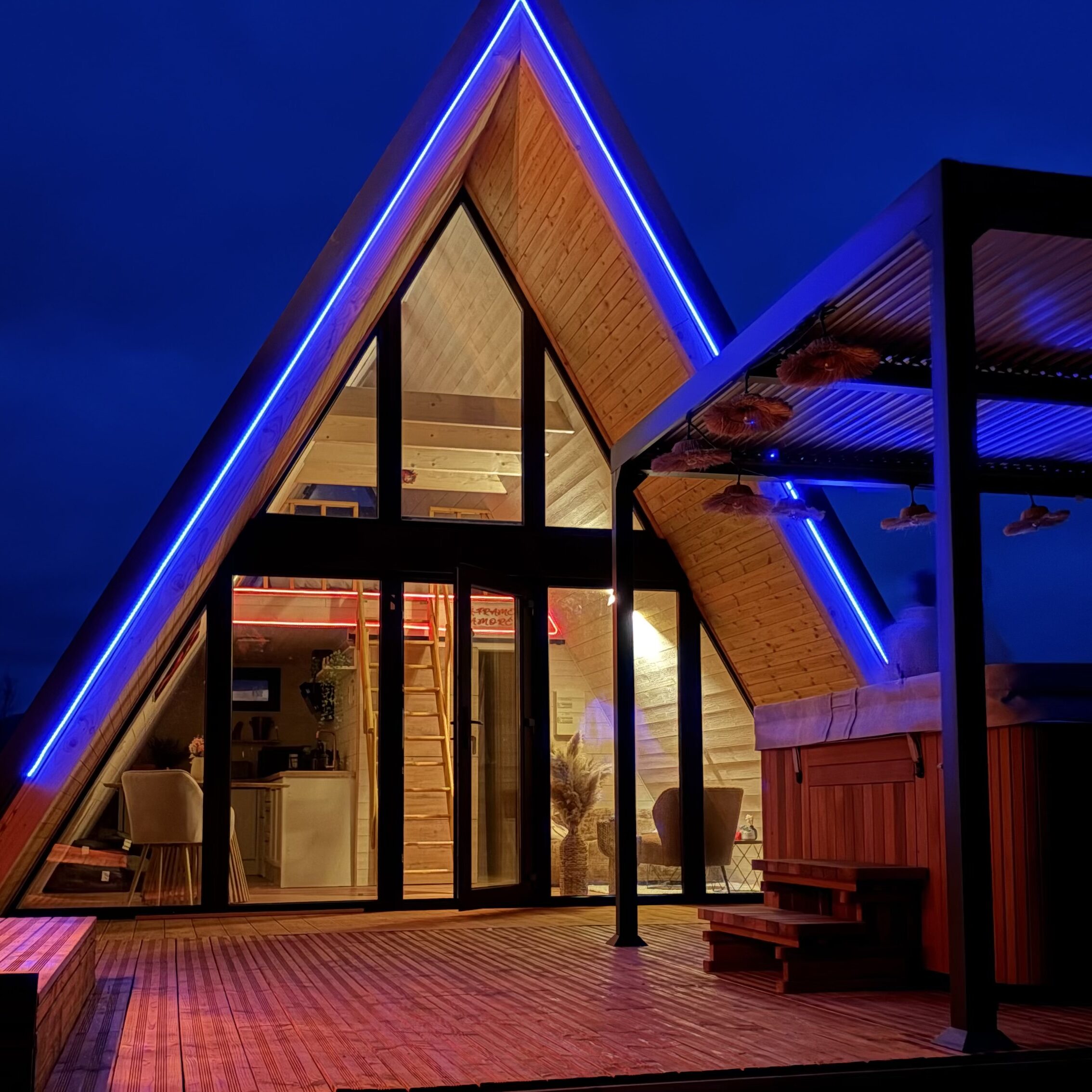 Nuit insolite en cabane romantique avec spa privatif pour deux en Occitanie