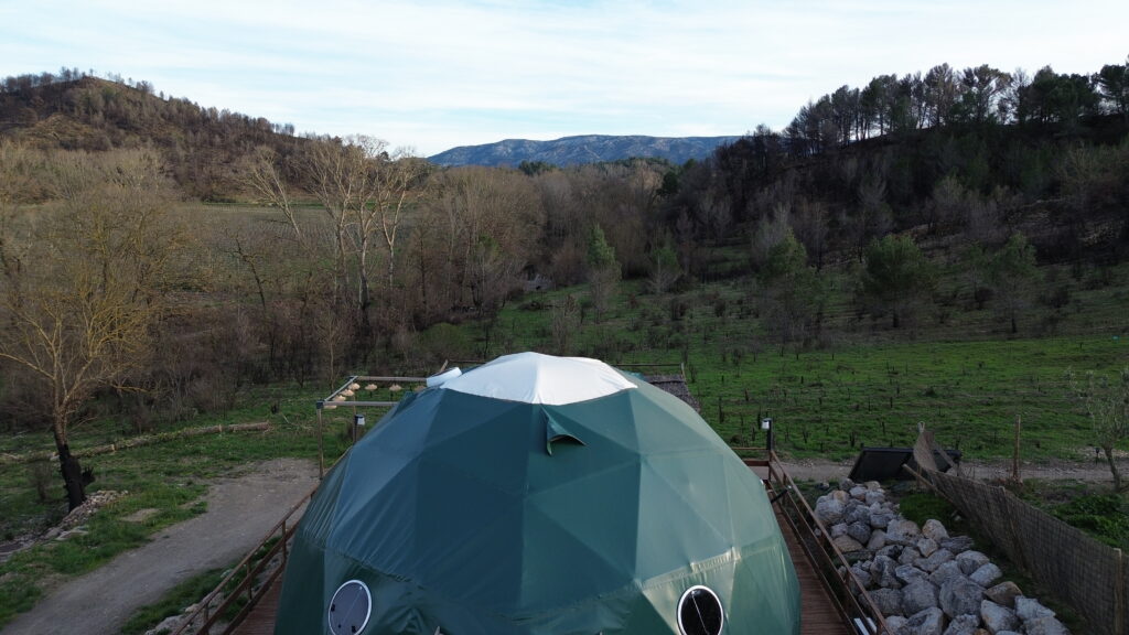 Dôme vue sur les Corbières - Hébergement insolite Occitanie - spa privatif